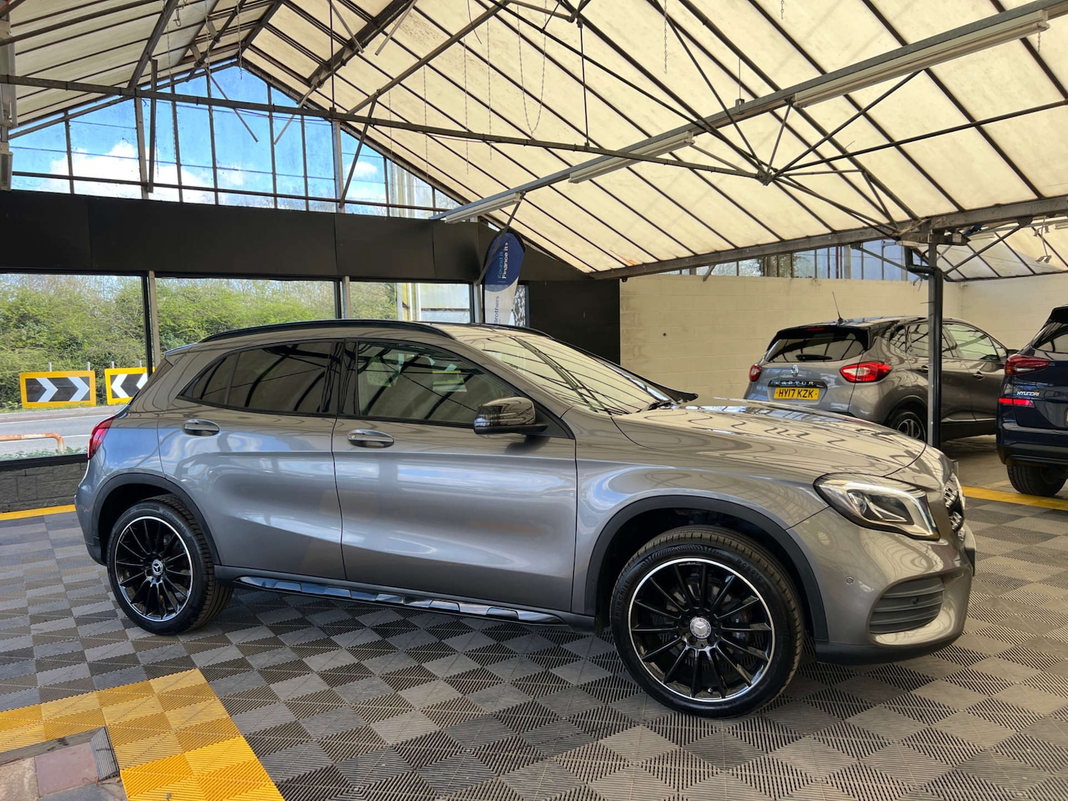 Used Mercedes-Benz GLA 2020 for sale - 78125382: Photo 3