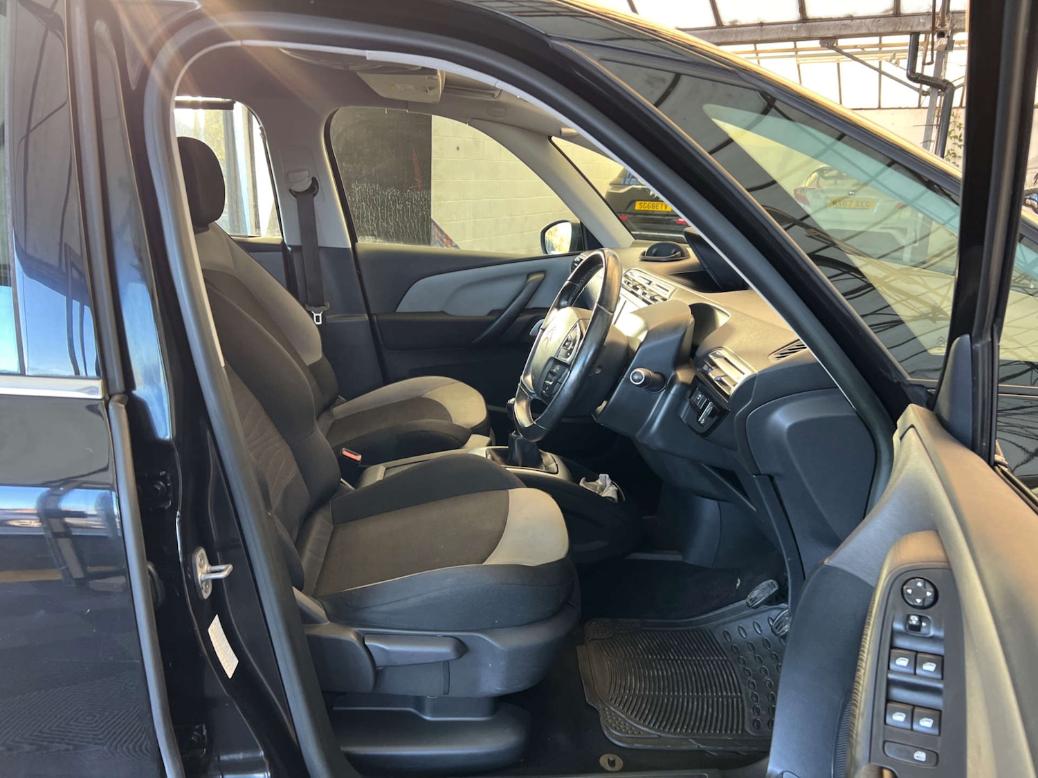 Used Citroen C4 Picasso 2014 for sale - 76650412: Photo 5