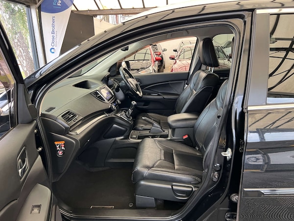Used Honda CR-V 2017 for sale - 76097140: Photo 24