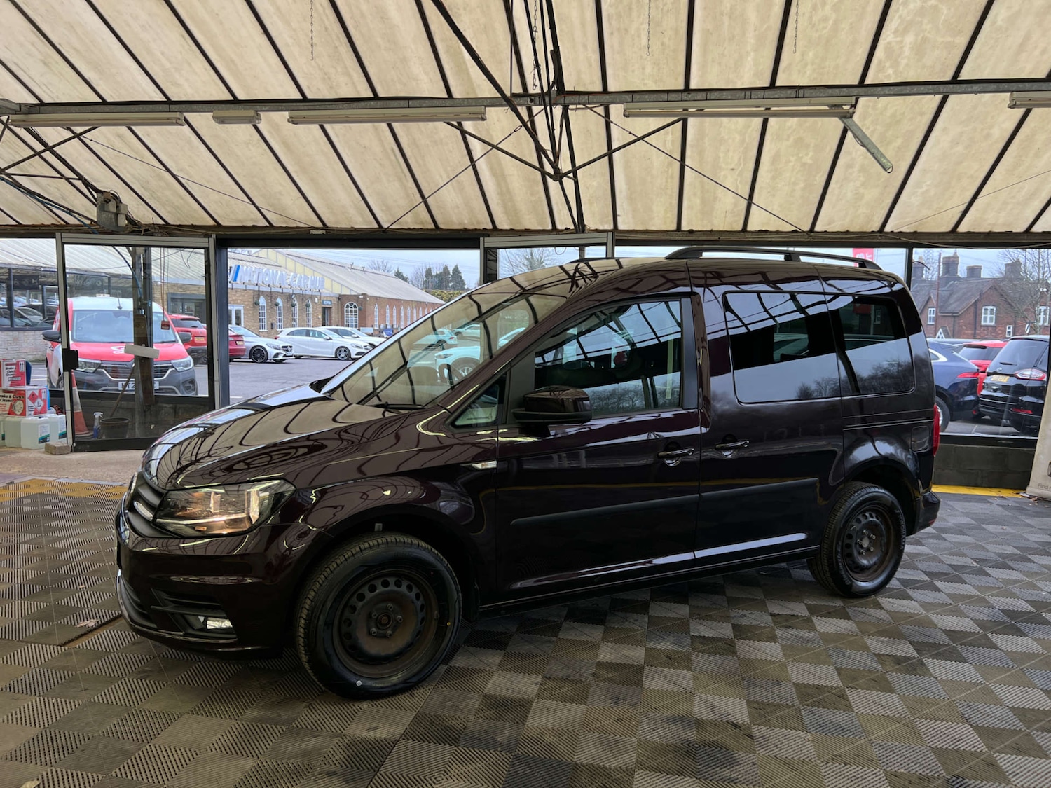 Used Volkswagen Caddy Life 2017 for sale - 77431885: Photo 4