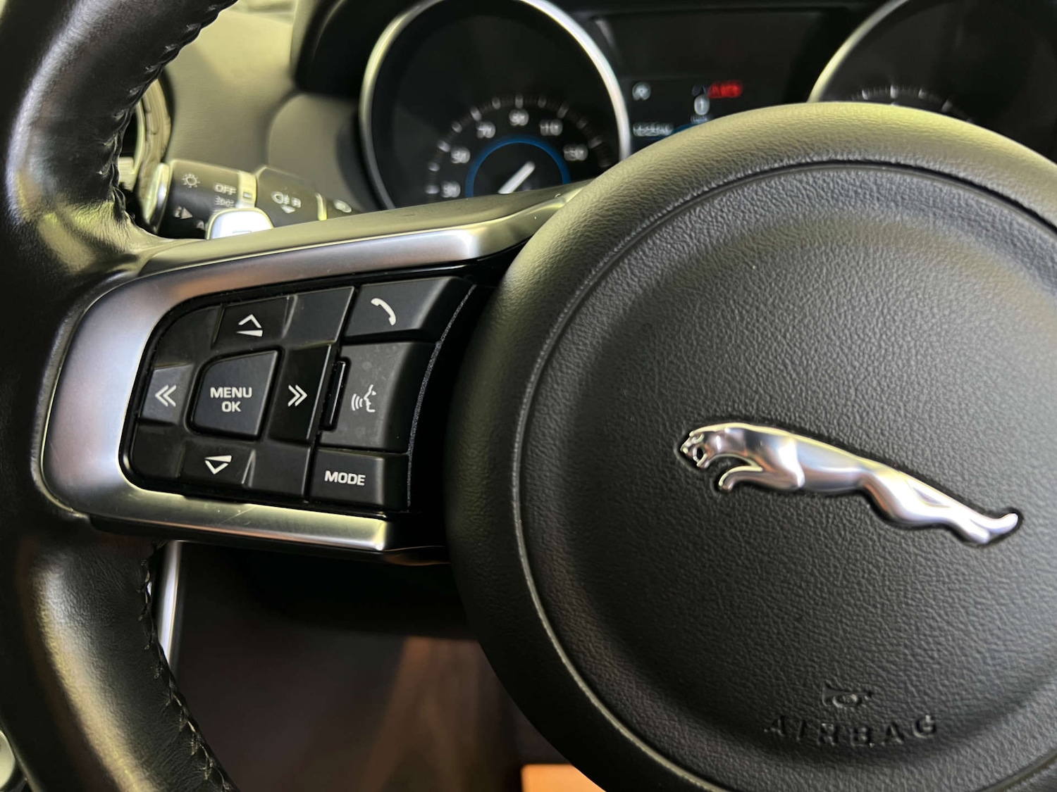 Used Jaguar XE 2017 for sale - 78165472: Photo 15