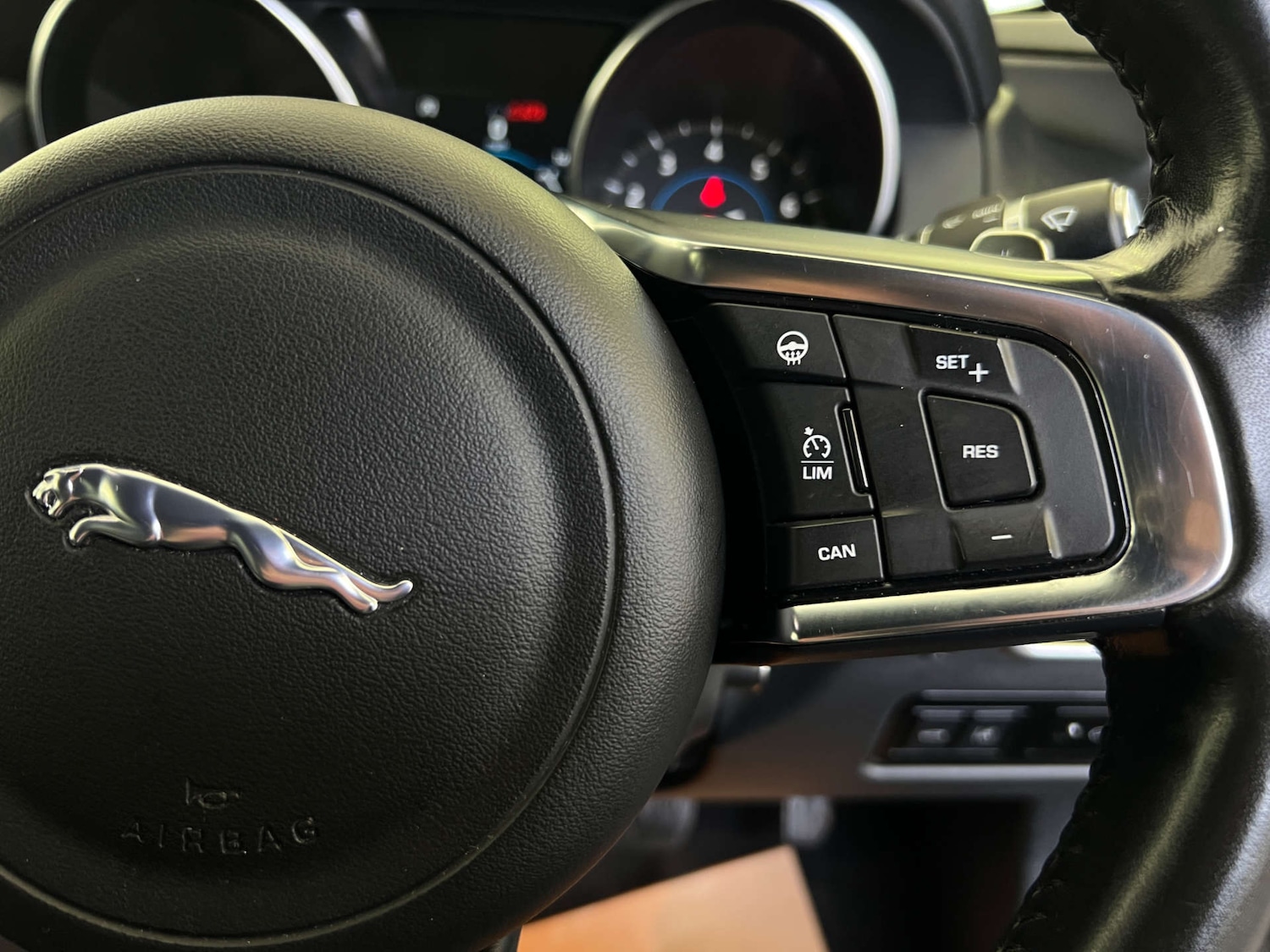 Used Jaguar XE 2017 for sale - 78165472: Photo 16