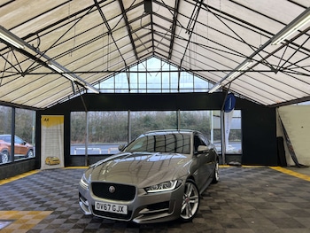 Used Jaguar XE 2017 for sale - 78165472: Photo