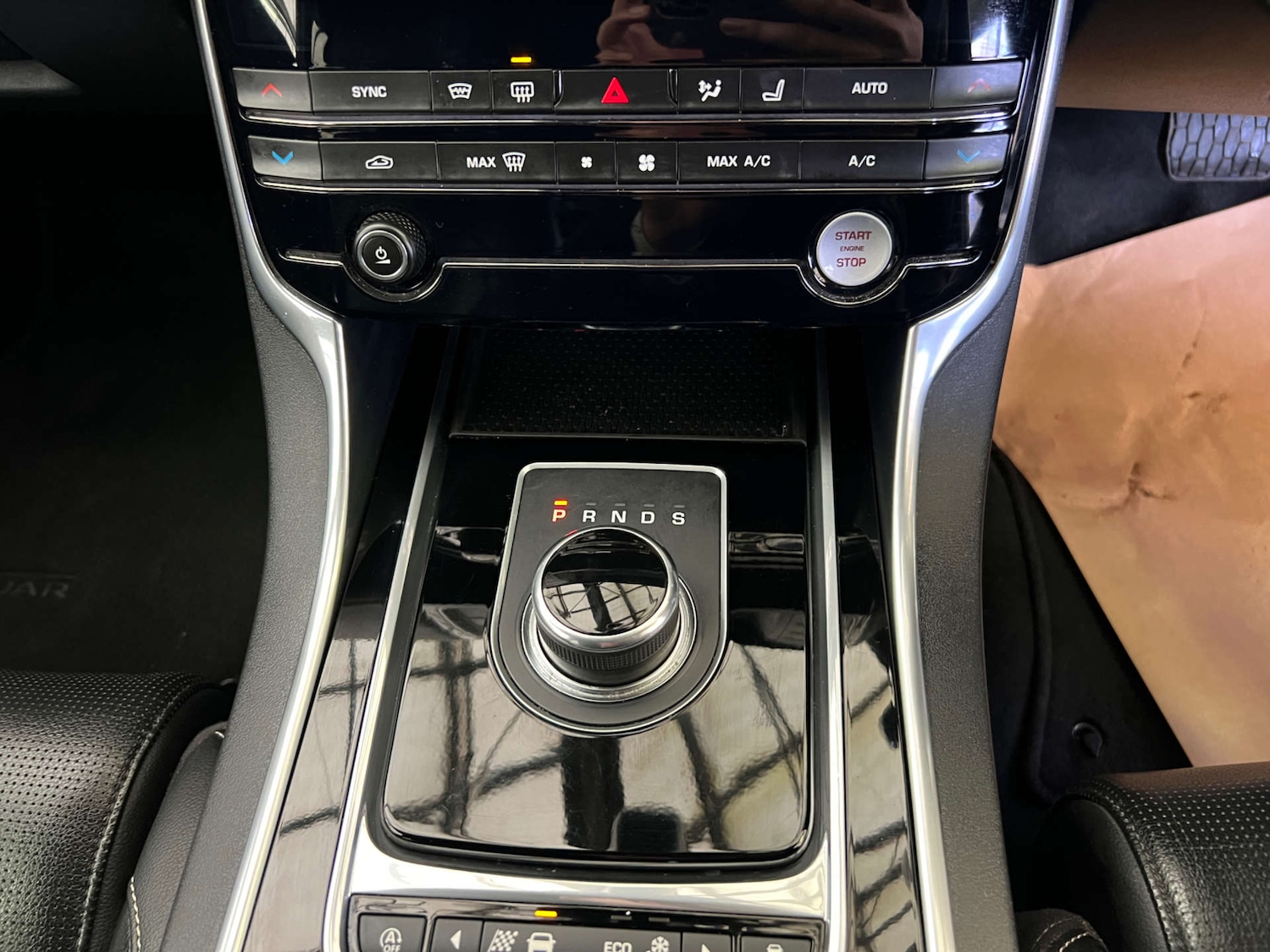 Used Jaguar XE 2017 for sale - 78165472: Photo 24