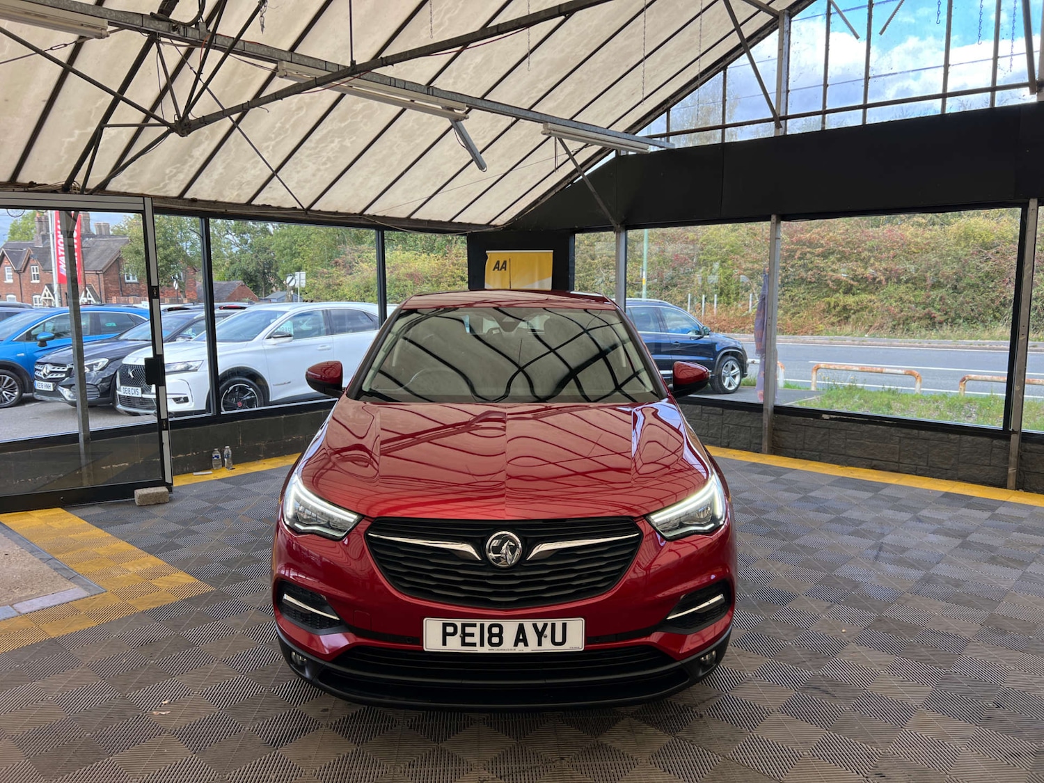 Used Vauxhall Grandland X 2018 for sale - 76120462: Photo 3