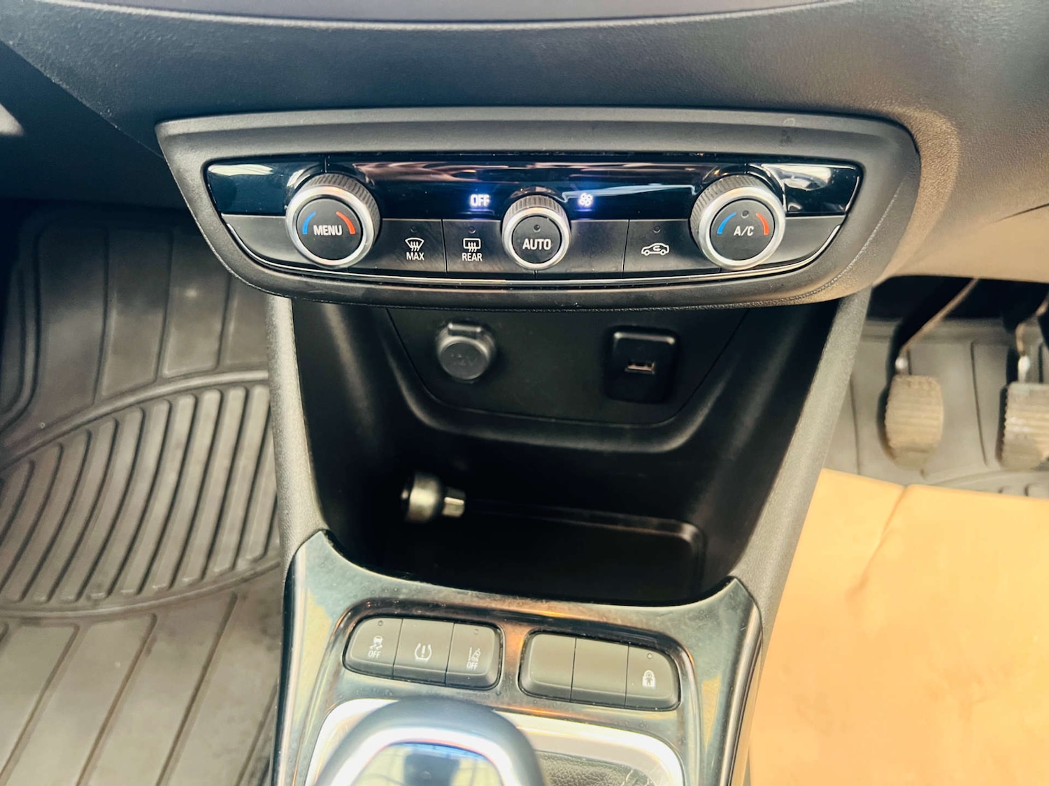 Used Vauxhall Crossland X 2019 for sale - 76919183: Photo 18