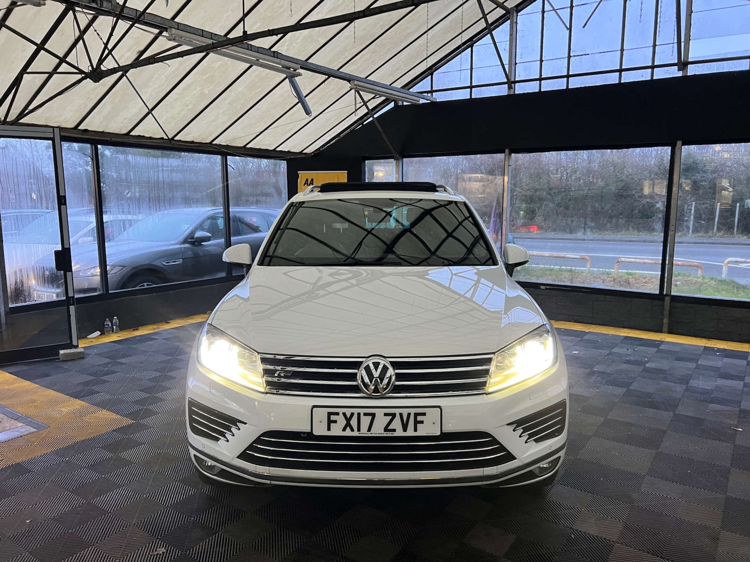 Used Volkswagen Touareg 2017 for sale - 77038538: Photo 3