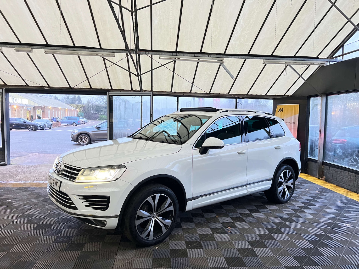 Used Volkswagen Touareg 2017 for sale - 77038538: Photo 4