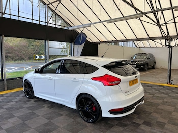 Used Ford Focus 2016 for sale - 76603740: Photo