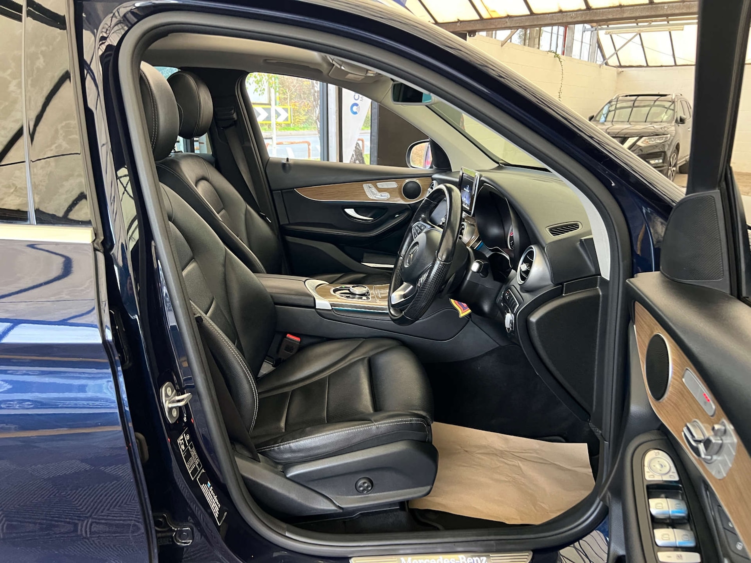 Used Mercedes-Benz GLC 2018 for sale - 76483204: Photo 10