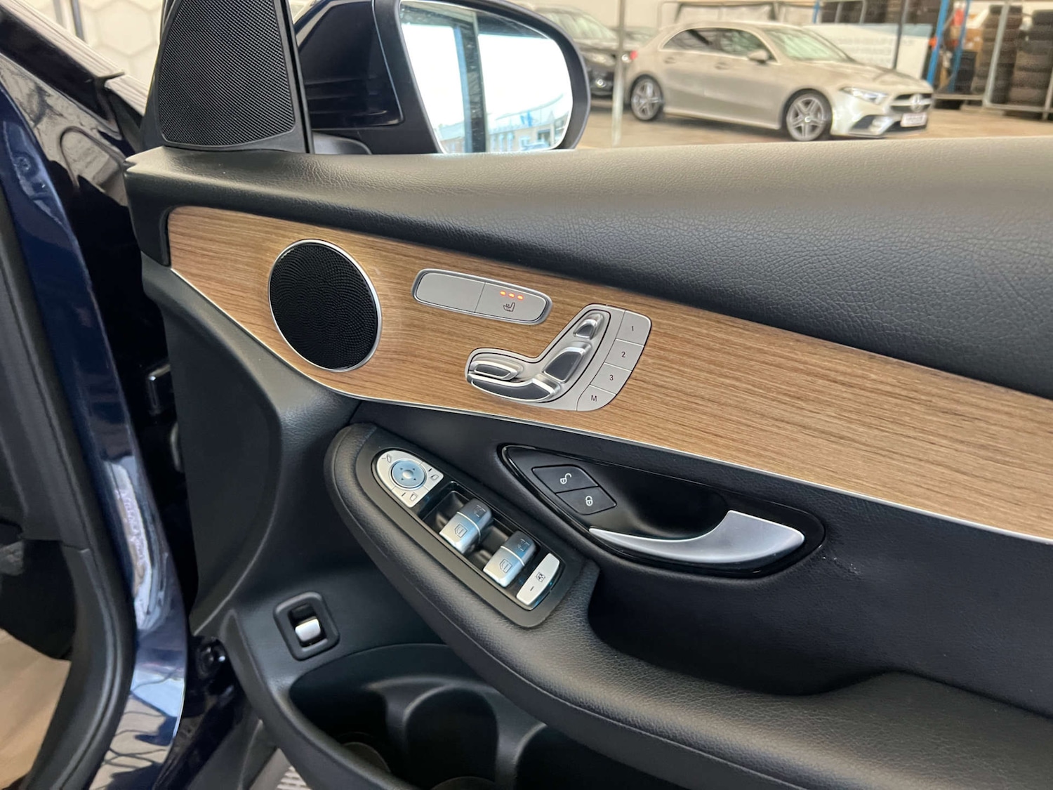 Used Mercedes-Benz GLC 2018 for sale - 76483204: Photo 8