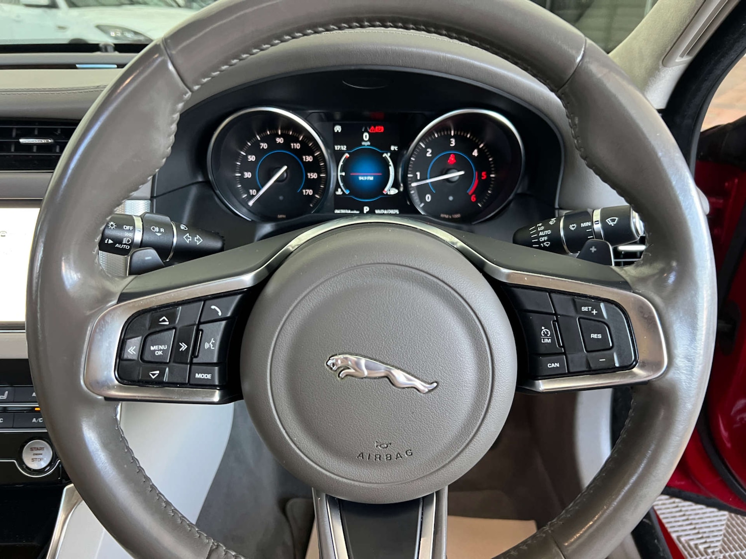 Used Jaguar XF 2019 for sale - 76375873: Photo 12