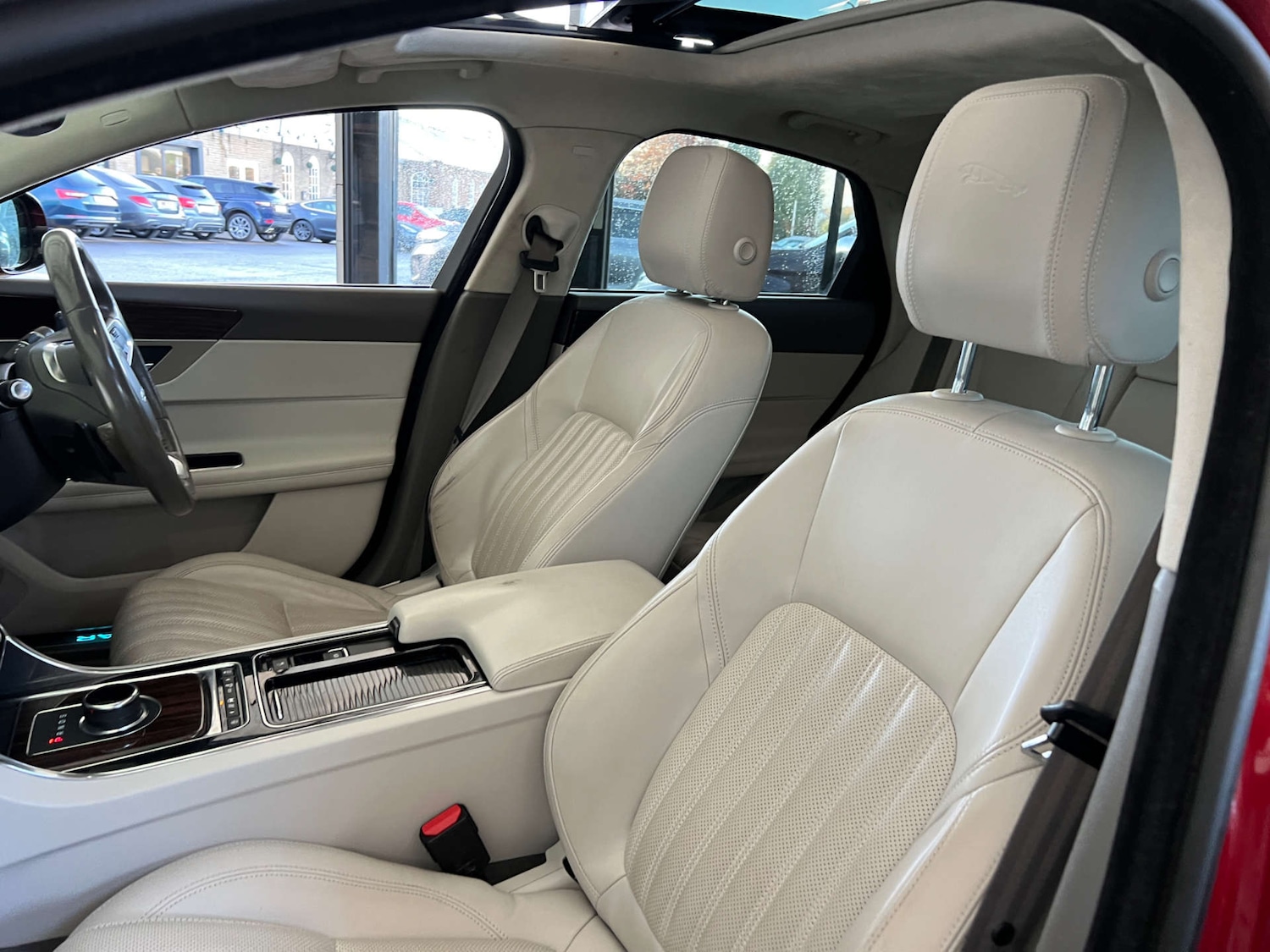 Used Jaguar XF 2019 for sale - 76375873: Photo 2