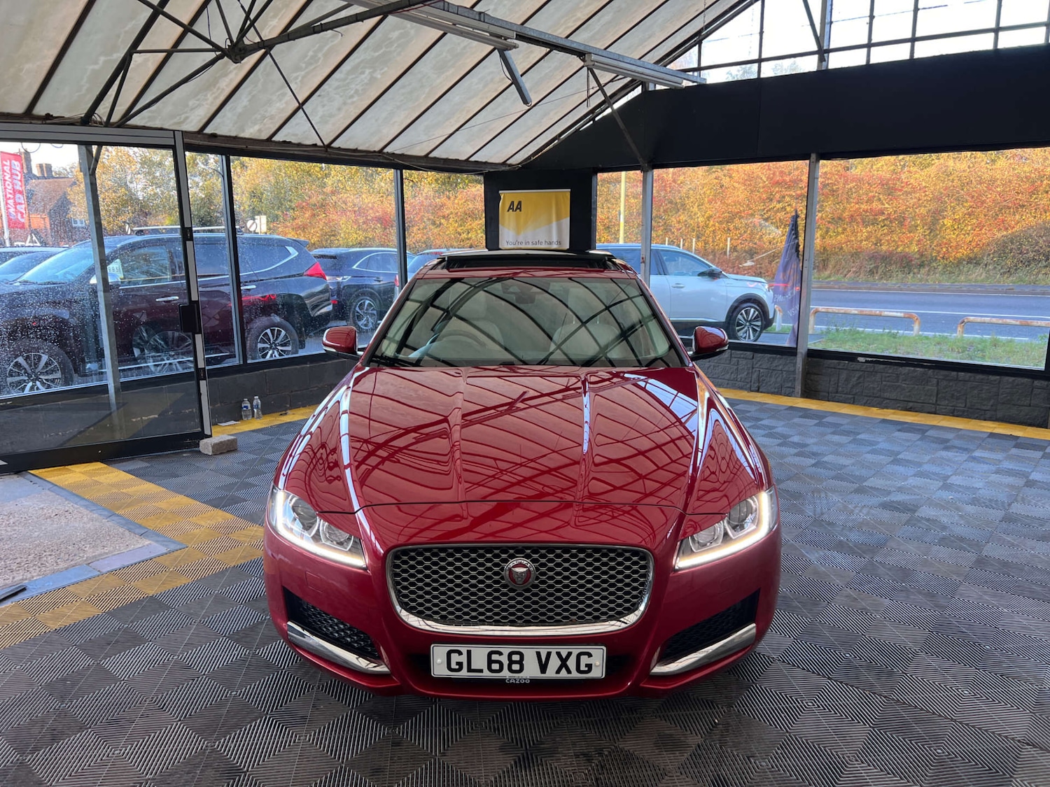 Used Jaguar XF 2019 for sale - 76375873: Photo 3