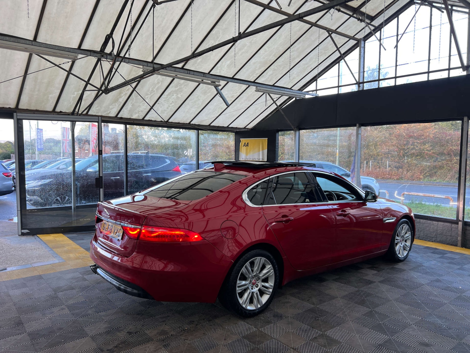 Used Jaguar XF 2019 for sale - 76375873: Photo 8