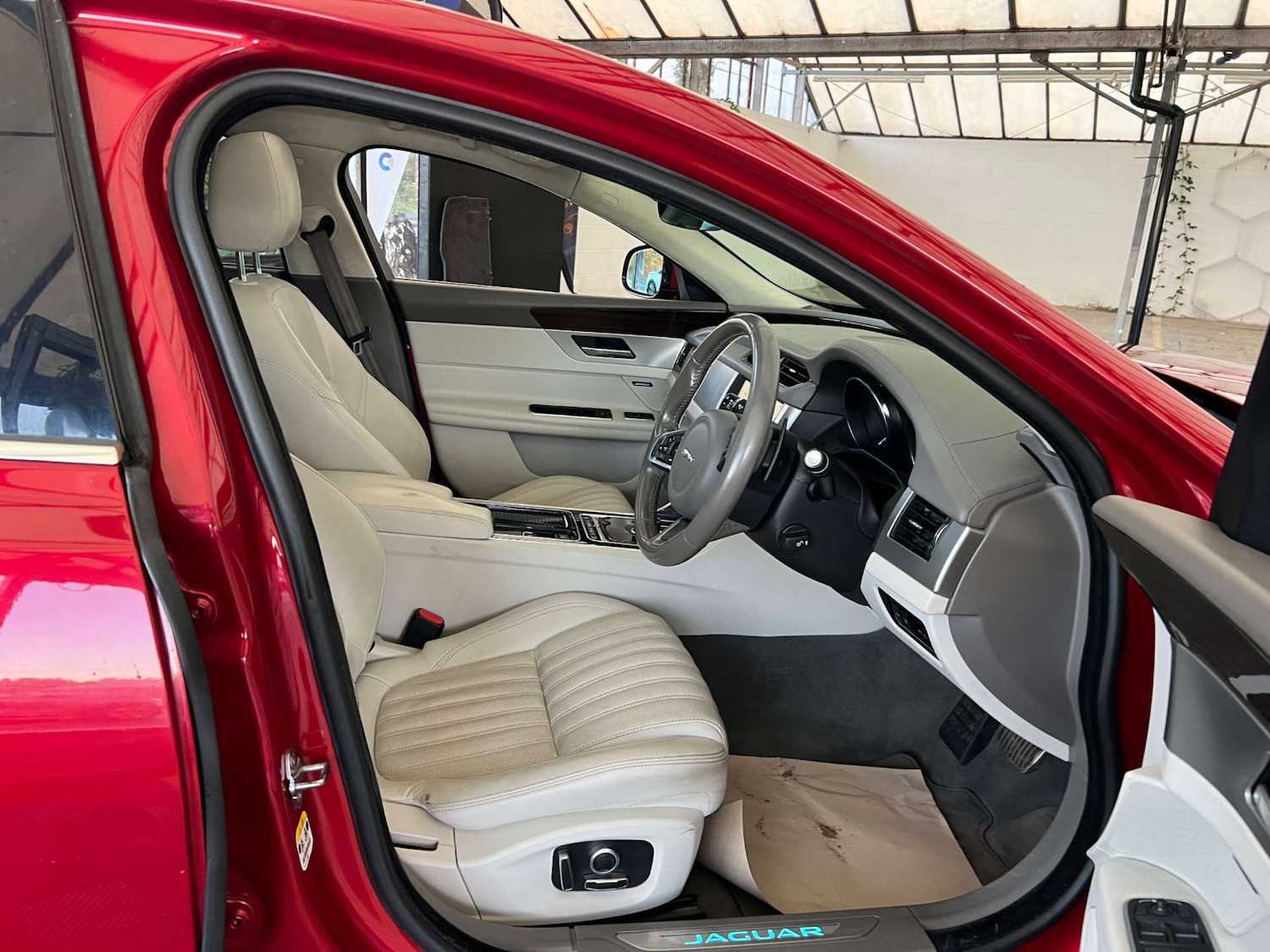 Used Jaguar XF 2019 for sale - 76375873: Photo 9
