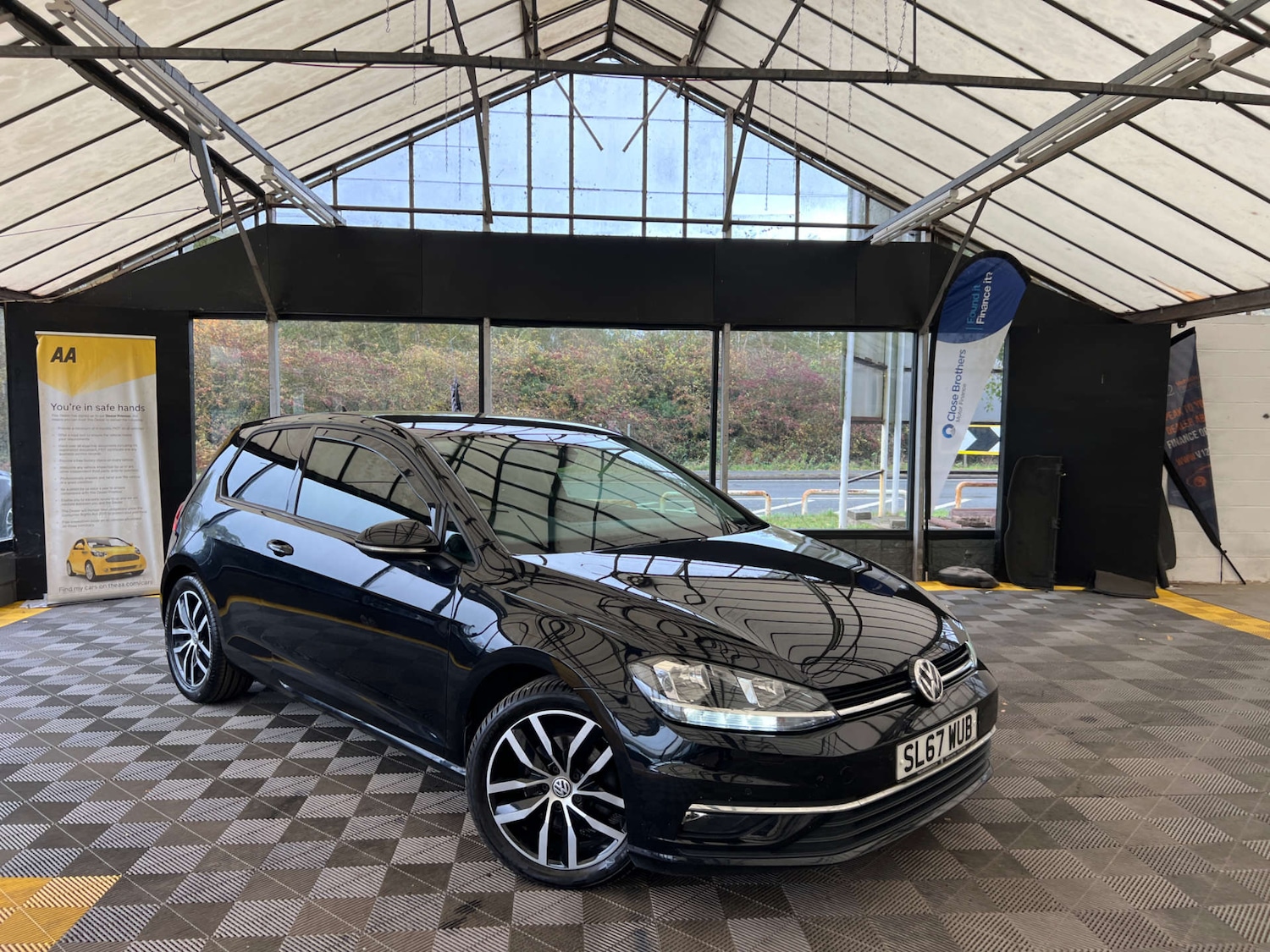 Used Volkswagen Golf 2017 for sale - 76363973: Photo 1