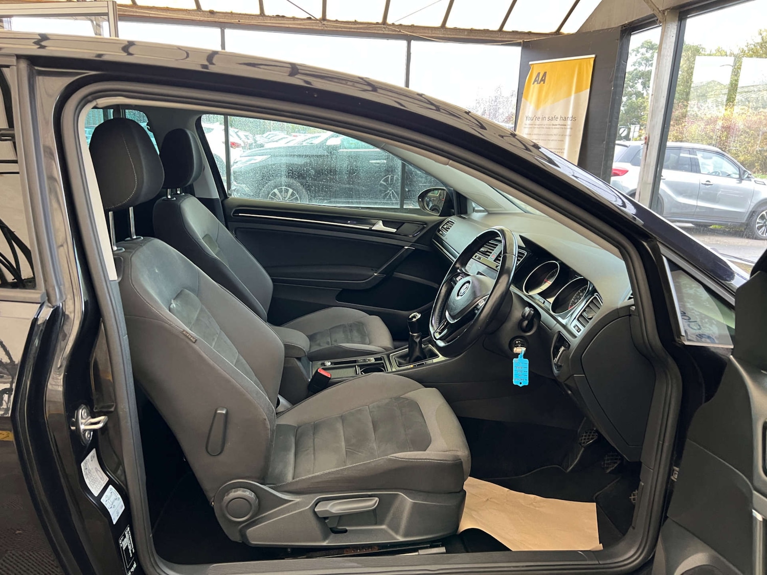 Used Volkswagen Golf 2017 for sale - 76363973: Photo 10