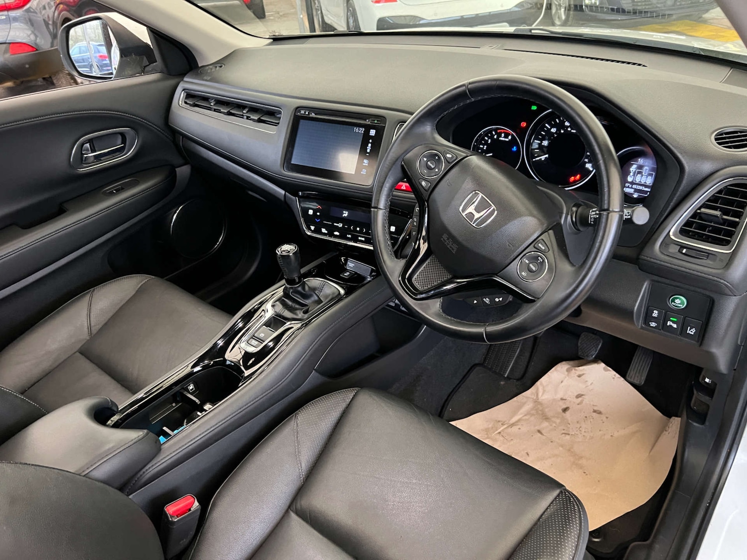 Used Honda HR-V 2017 for sale - 76165316: Photo 12