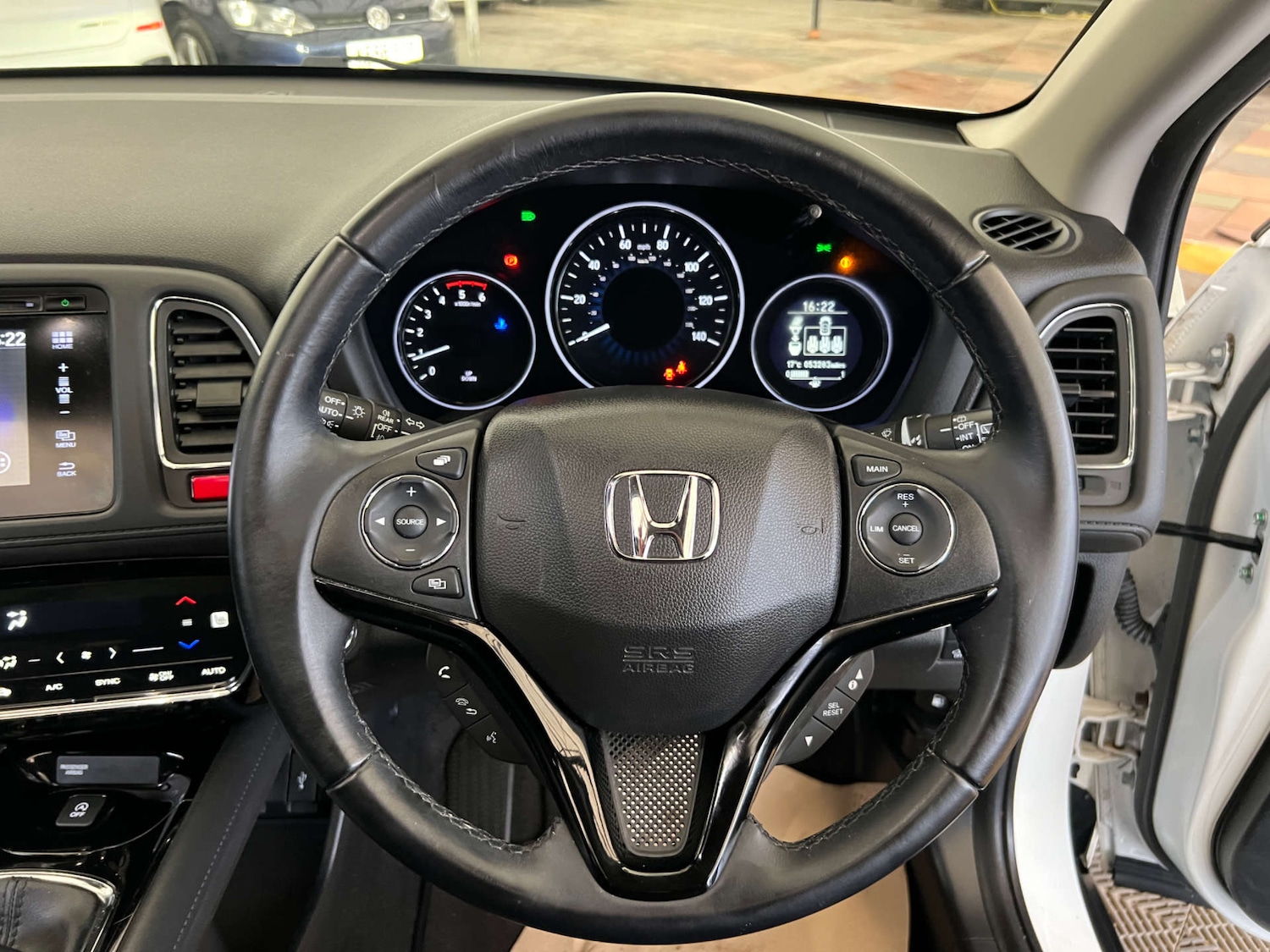 Used Honda HR-V 2017 for sale - 76165316: Photo 13