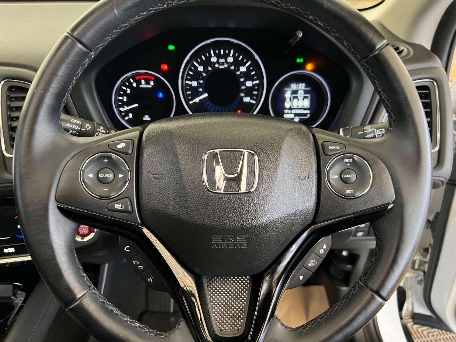 Used Honda HR-V 2017 for sale - 76165316: Photo 19