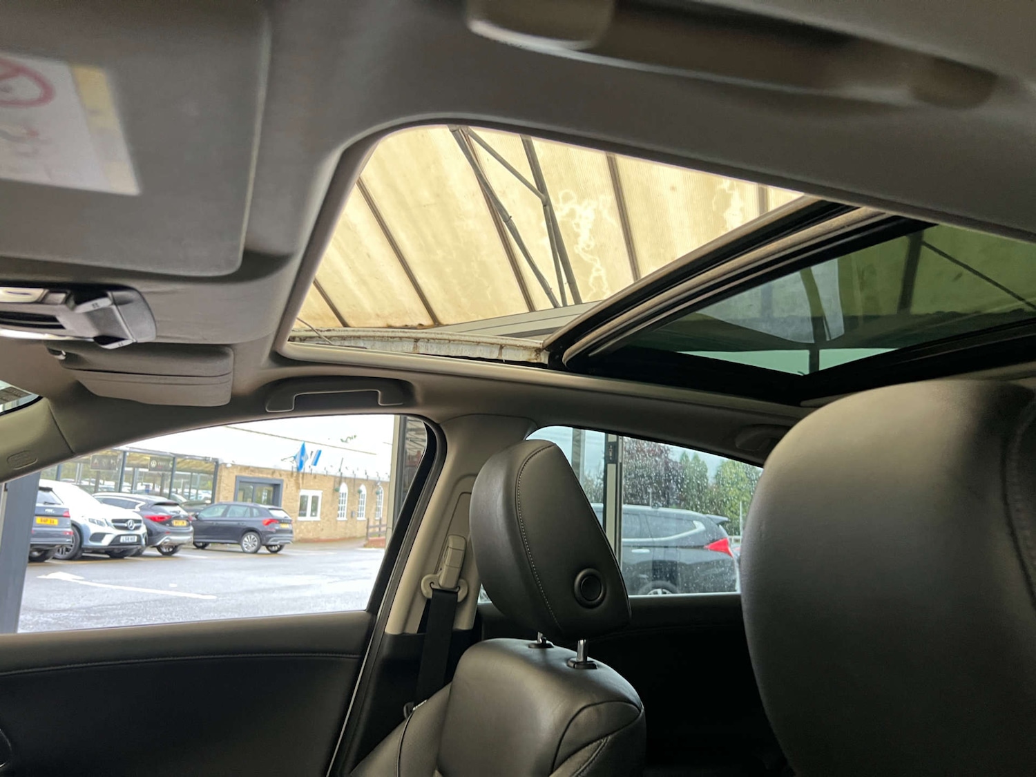 Used Honda HR-V 2017 for sale - 76165316: Photo 29