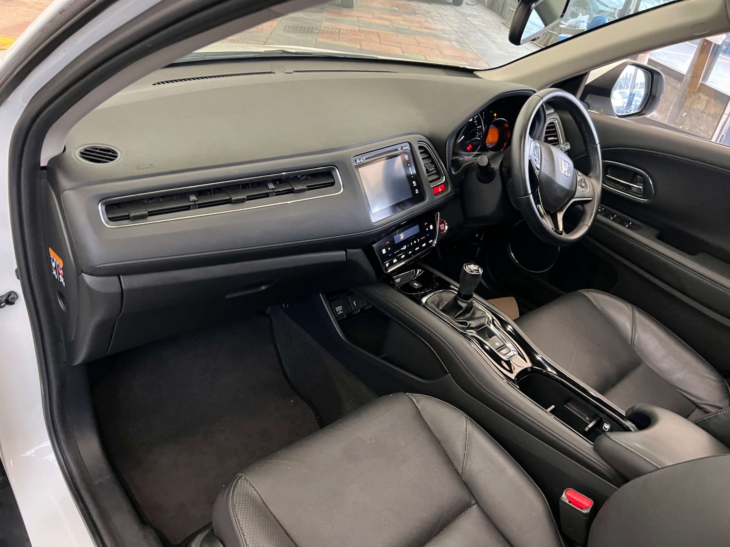 Used Honda HR-V 2017 for sale - 76165316: Photo 30