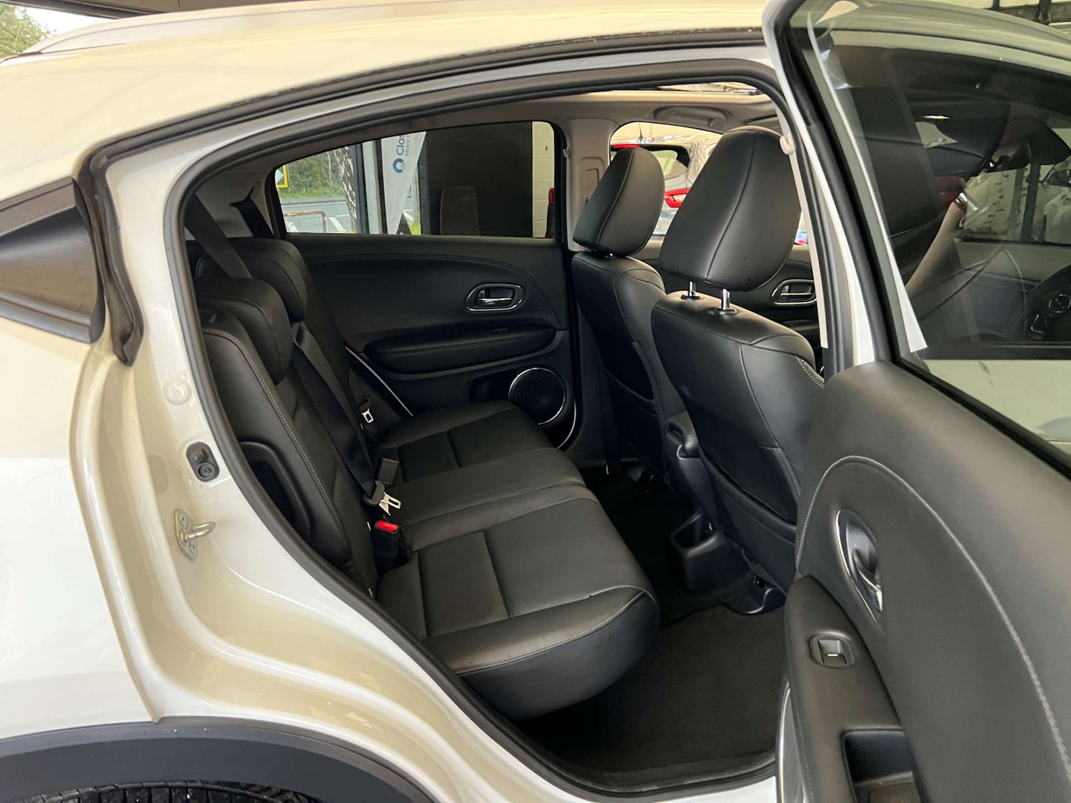 Used Honda HR-V 2017 for sale - 76165316: Photo 32