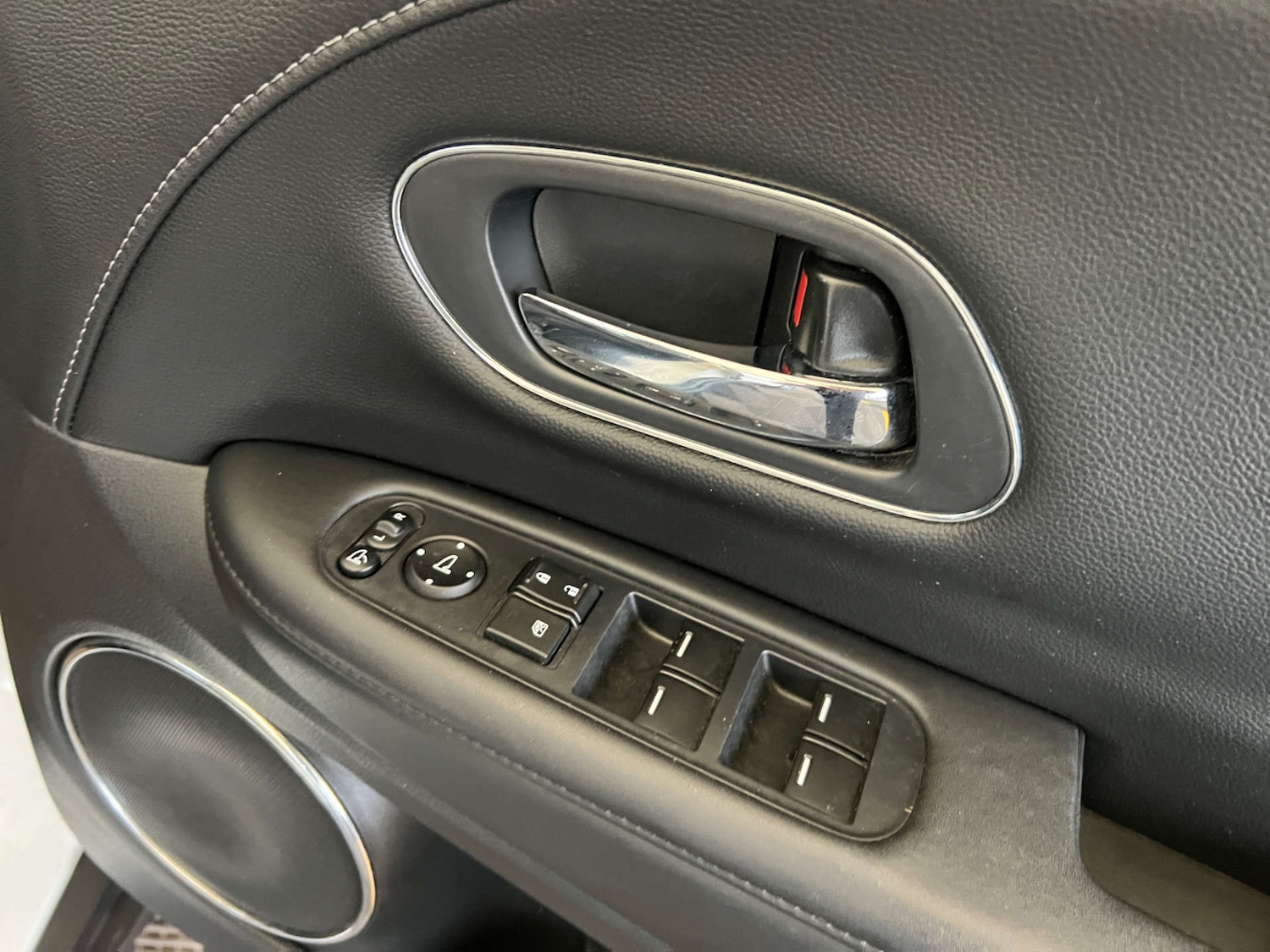 Used Honda HR-V 2017 for sale - 76165316: Photo 8