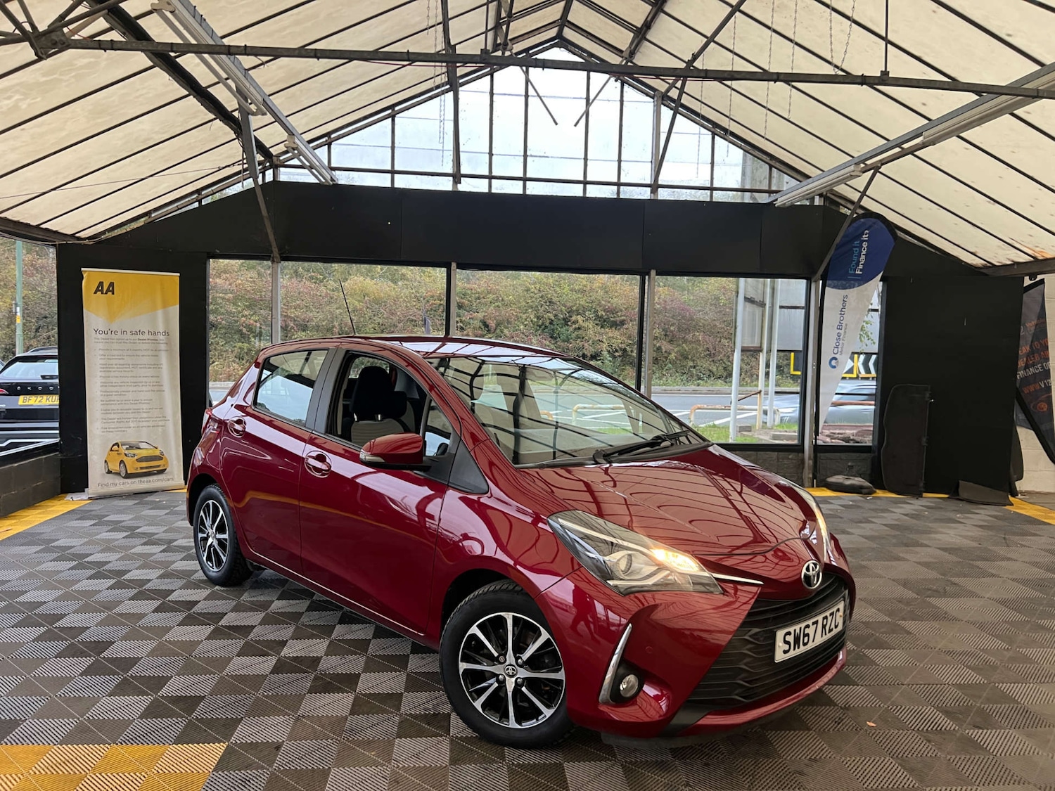 Used Toyota Yaris 2018 for sale - 76287452: Photo 1