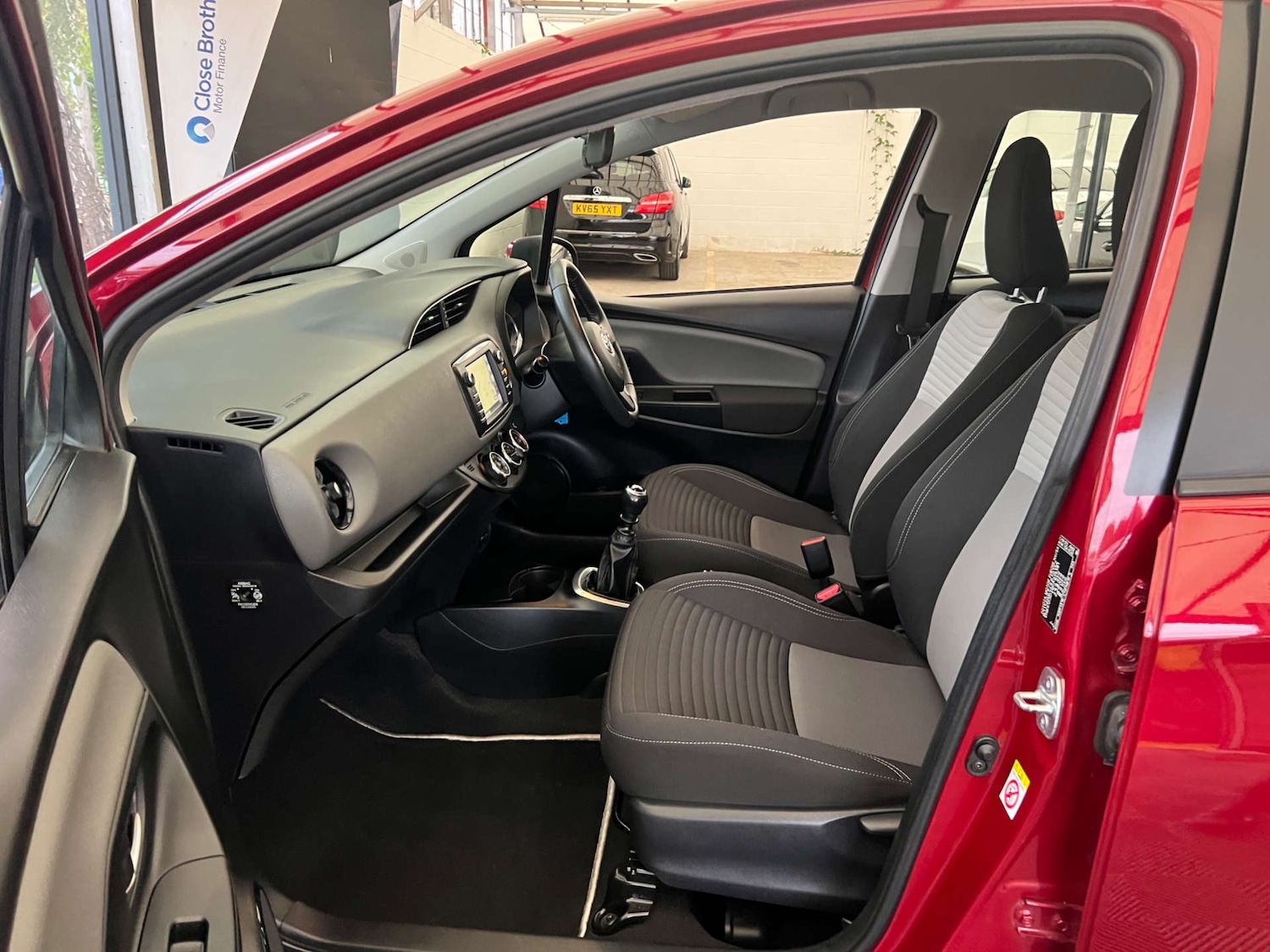 Used Toyota Yaris 2018 for sale - 76287452: Photo 24