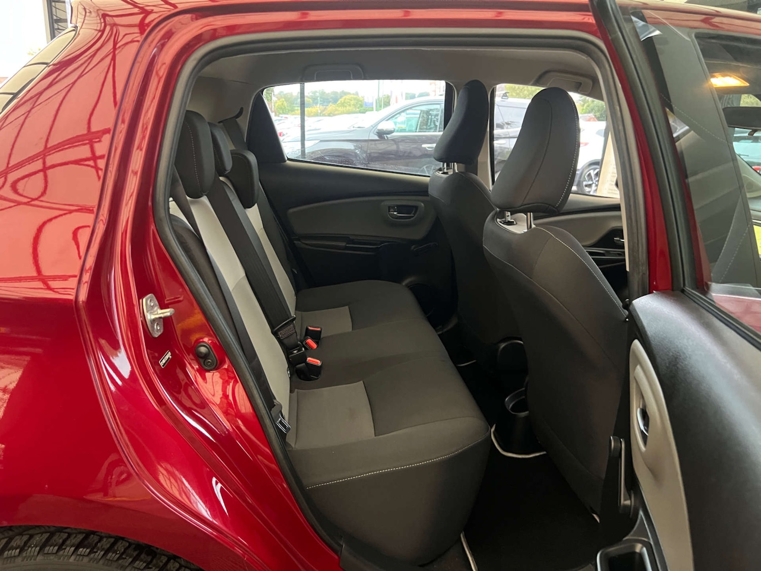 Used Toyota Yaris 2018 for sale - 76287452: Photo 28