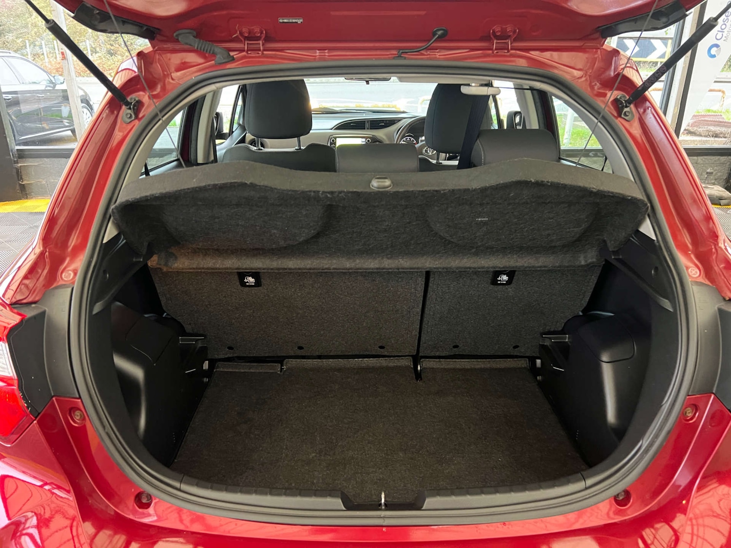 Used Toyota Yaris 2018 for sale - 76287452: Photo 30