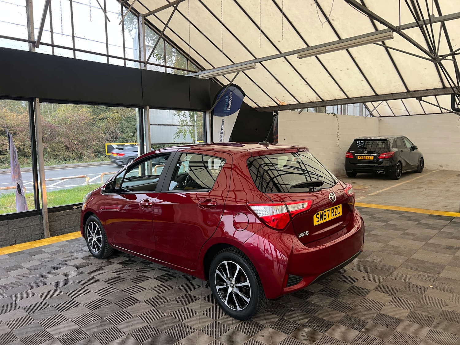 Used Toyota Yaris 2018 for sale - 76287452: Photo 5