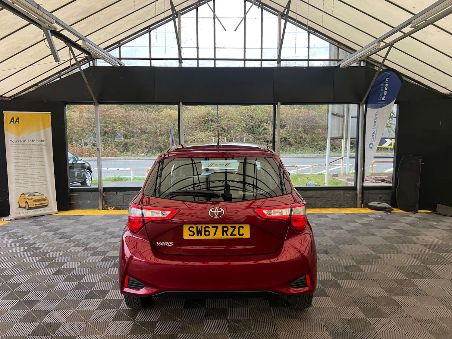 Used Toyota Yaris 2018 for sale - 76287452: Photo 7