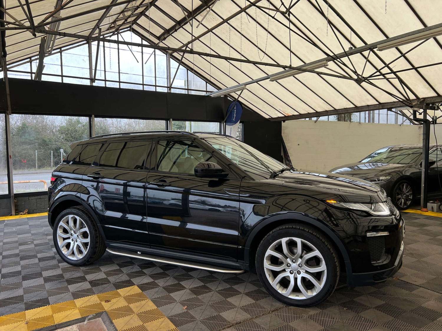 Used Land Rover Range Rover Evoque 2017 for sale - 77335736: Photo 3