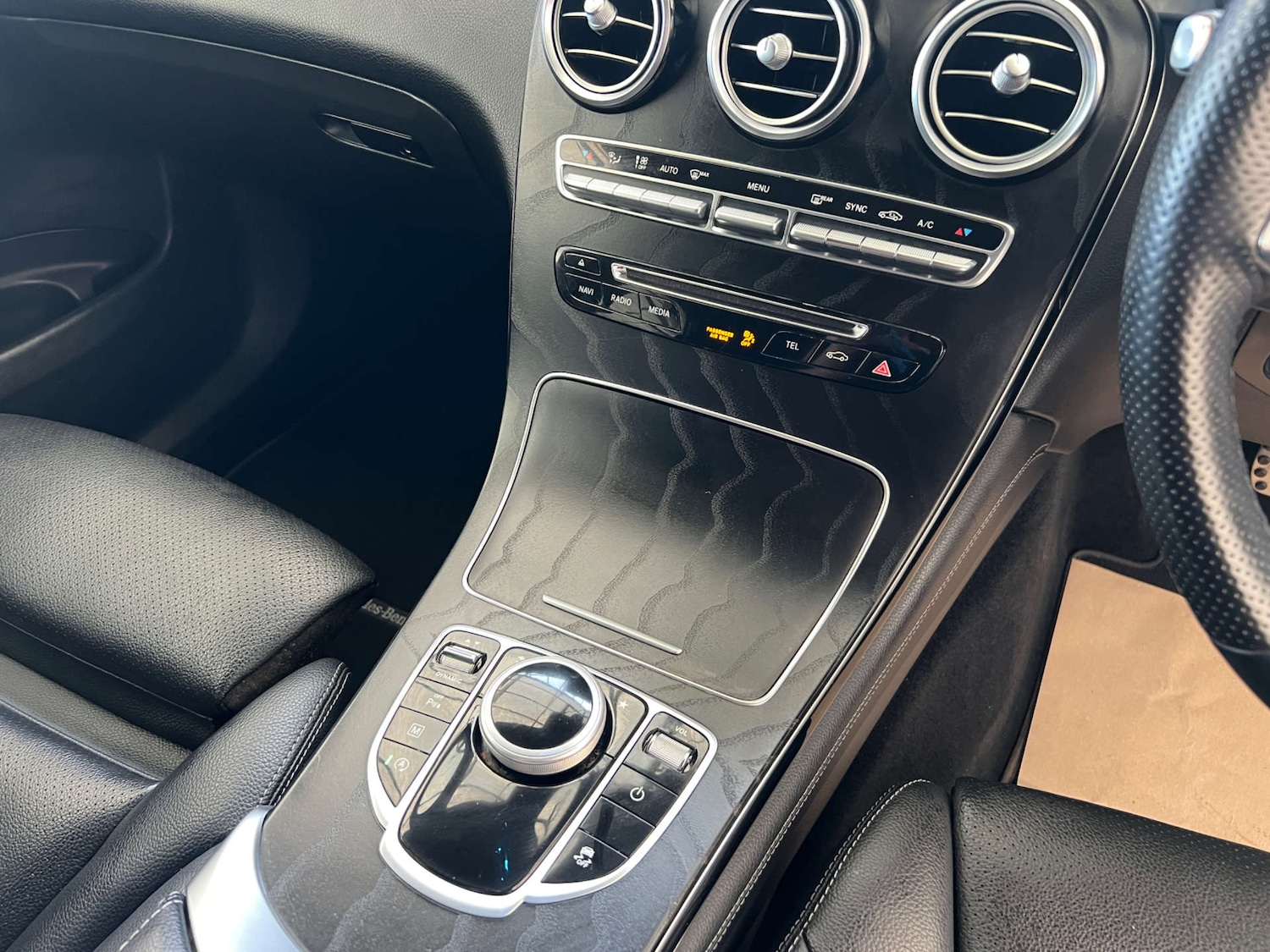 Used Mercedes-Benz GLC 2018 for sale - 76601978: Photo 16