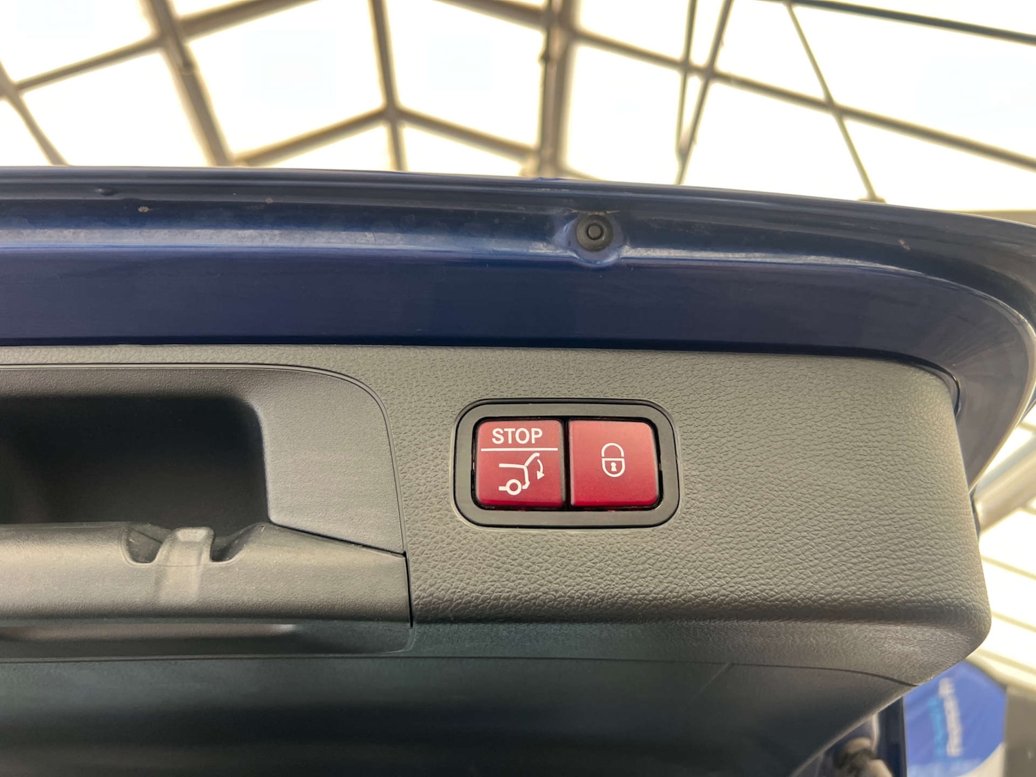 Used Mercedes-Benz GLC 2018 for sale - 76601978: Photo 32