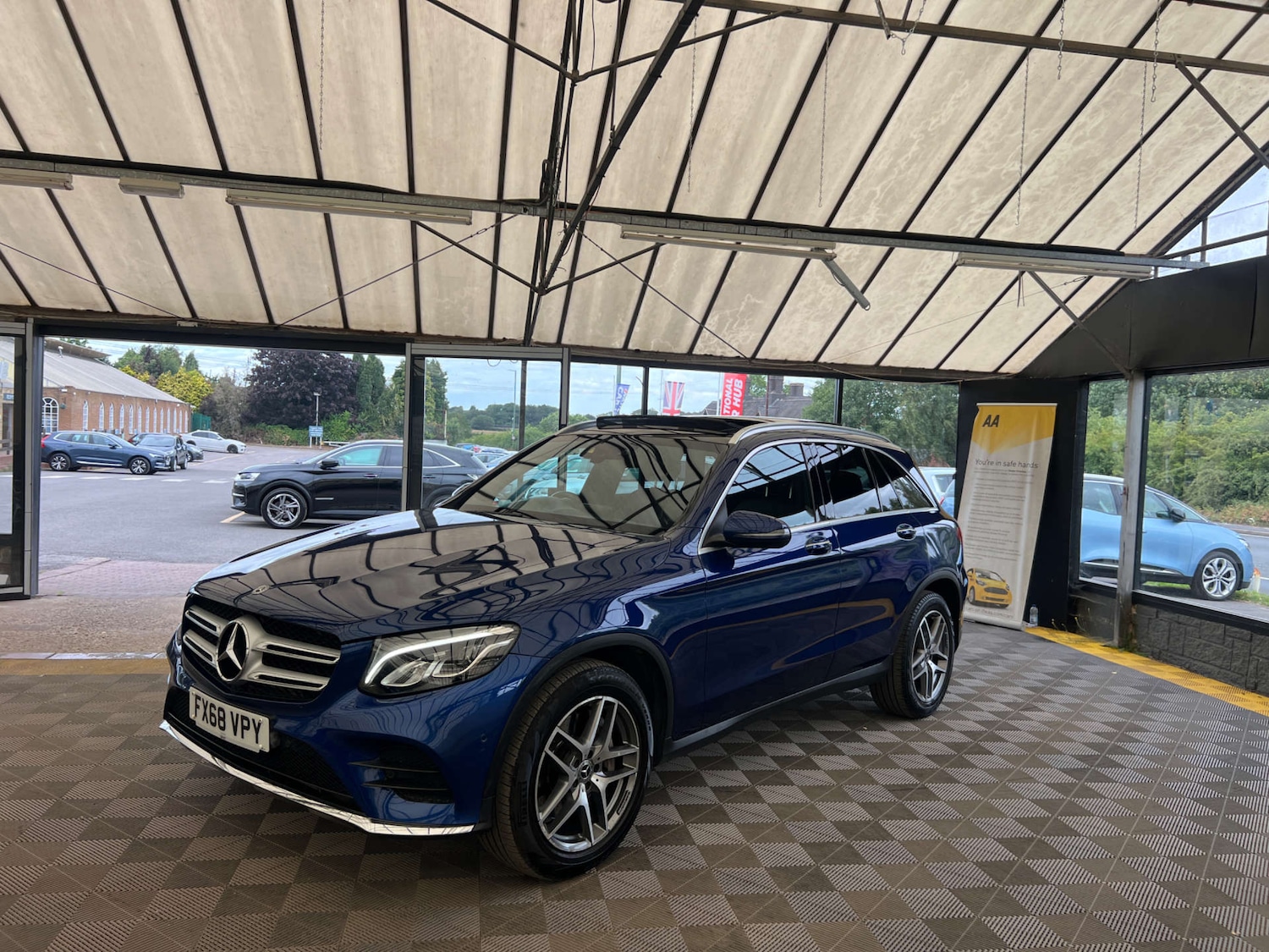 Used Mercedes-Benz GLC 2018 for sale - 76601978: Photo 4