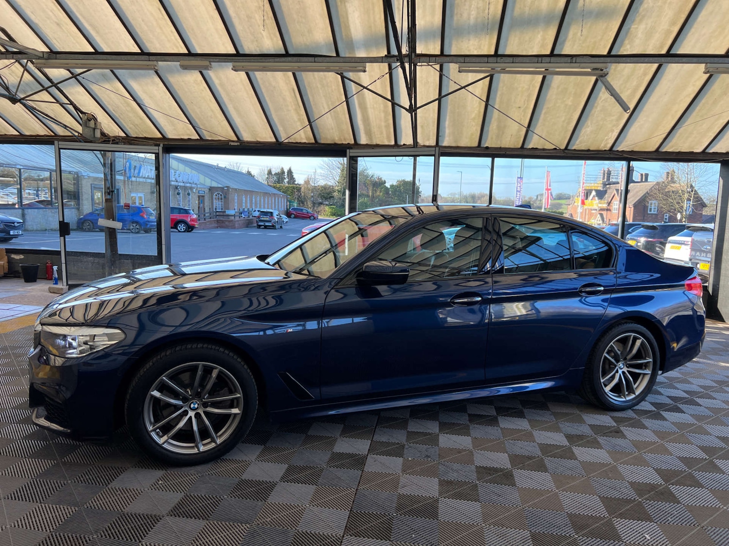 Used BMW 5 Series 2018 for sale - 77930569: Photo 5