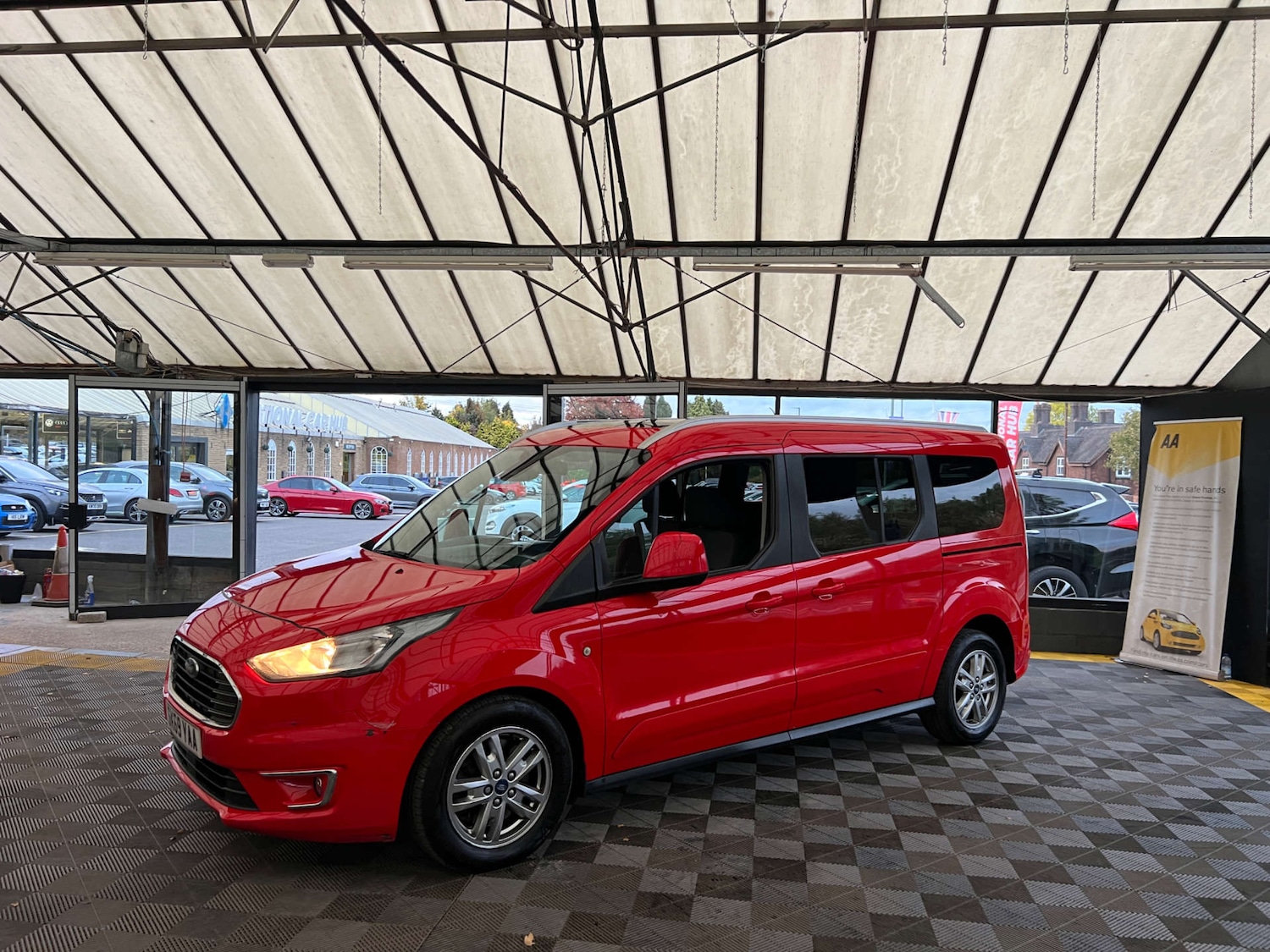 Used Ford Grand Tourneo Connect 2020 for sale - 76601578: Photo 3