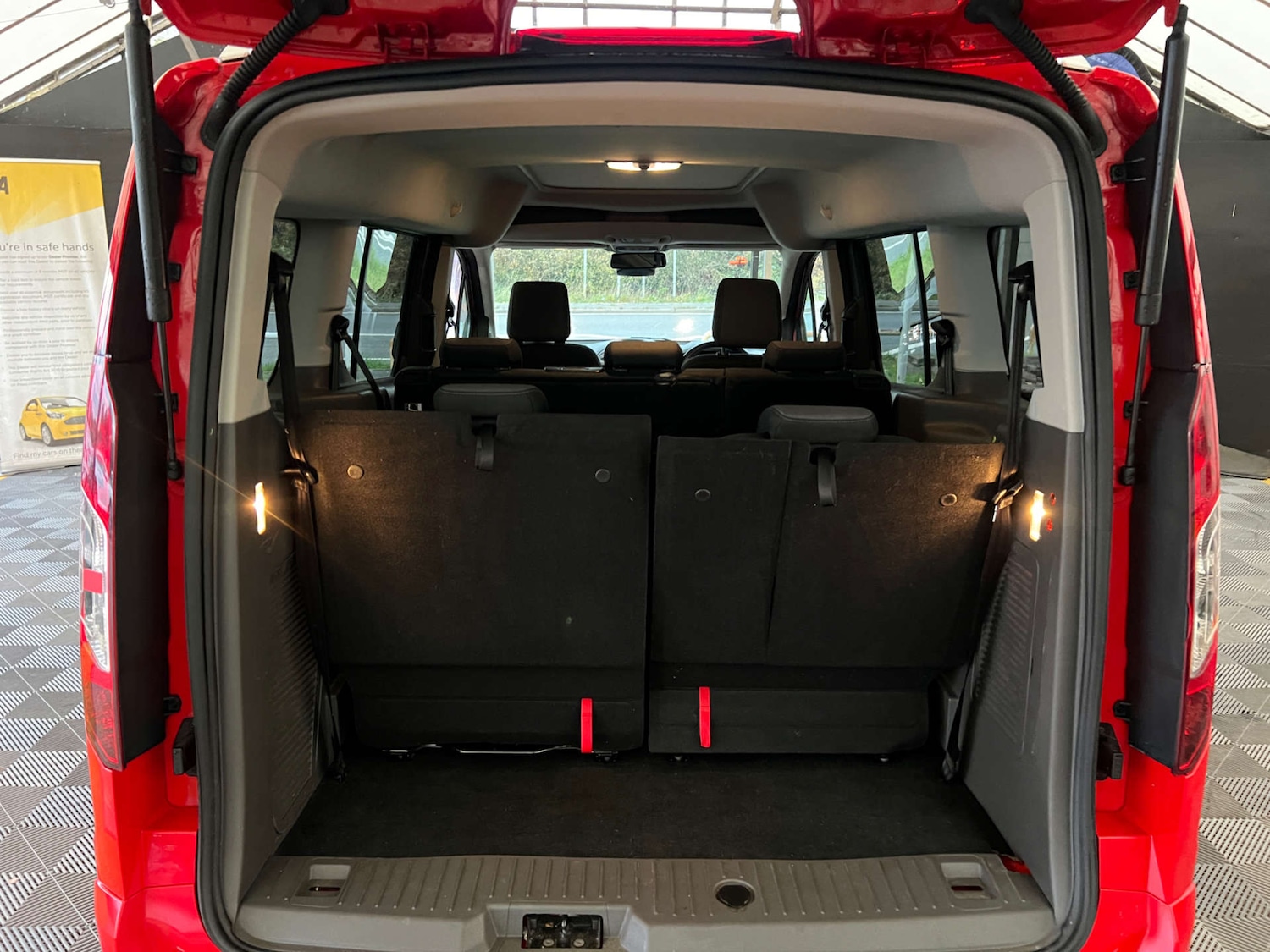 Used Ford Grand Tourneo Connect 2020 for sale - 76601578: Photo 31