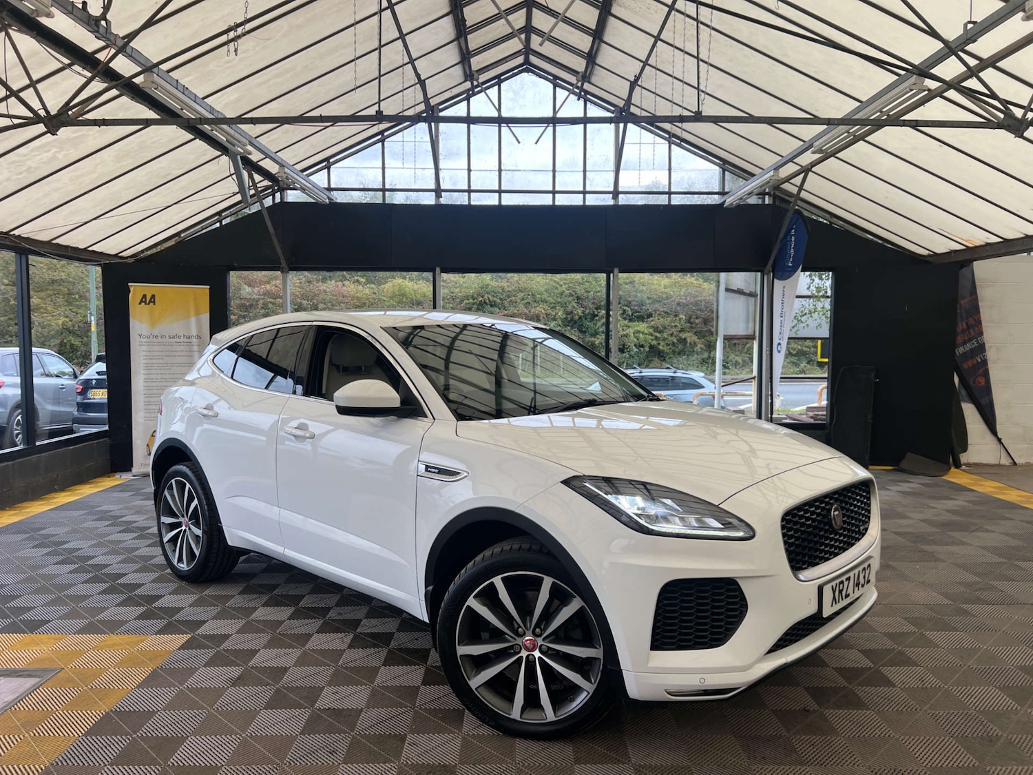 Used Jaguar E-Pace 2018 for sale - 76097136: Photo 1