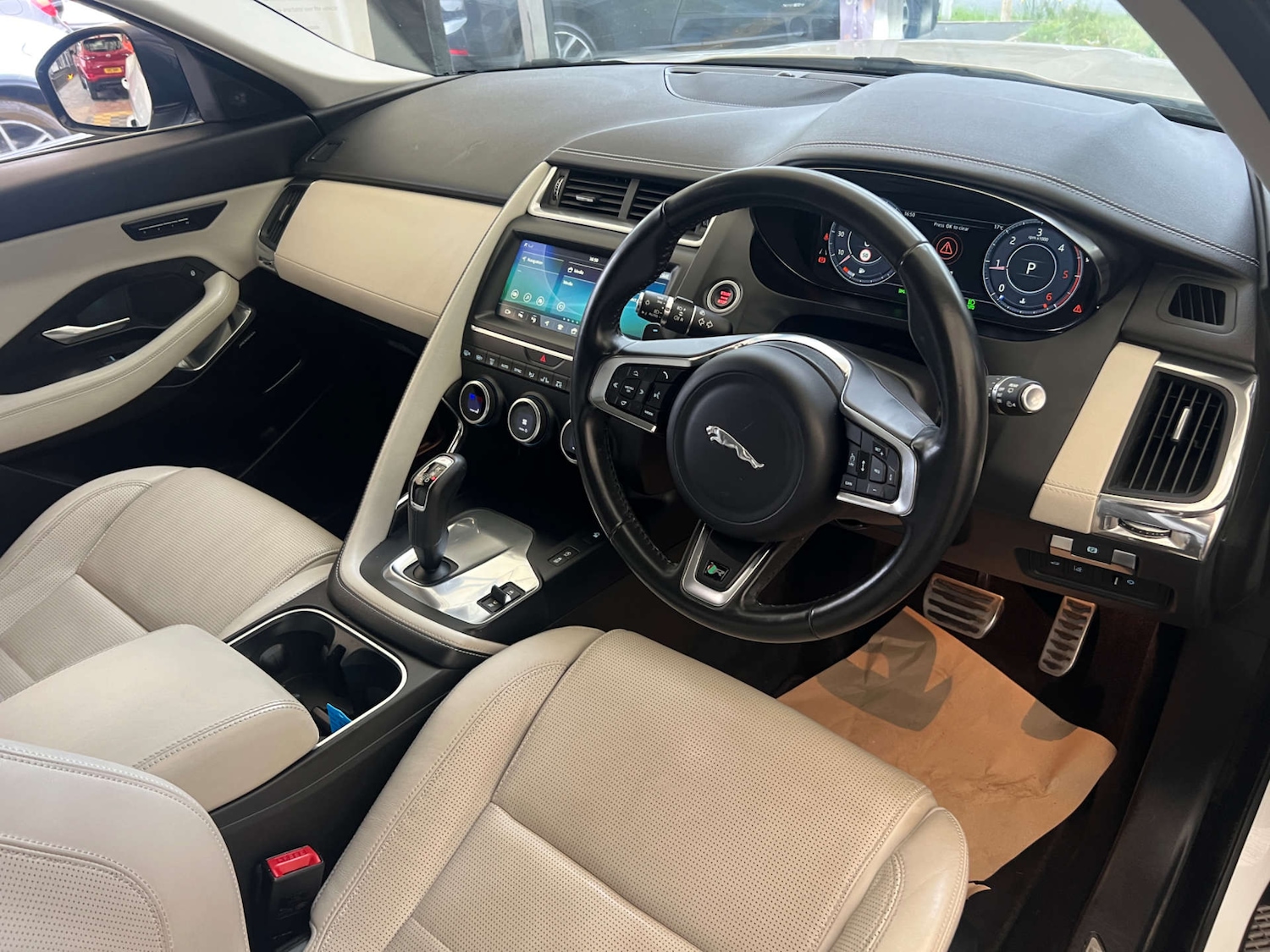 Used Jaguar E-Pace 2018 for sale - 76097136: Photo 18