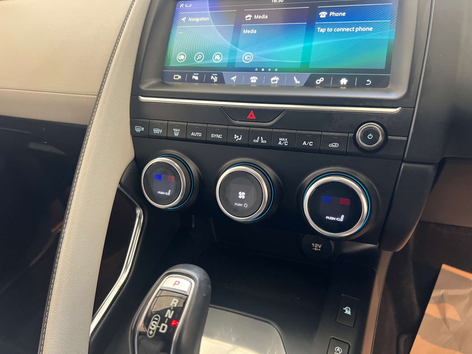 Used Jaguar E-Pace 2018 for sale - 76097136: Photo 23