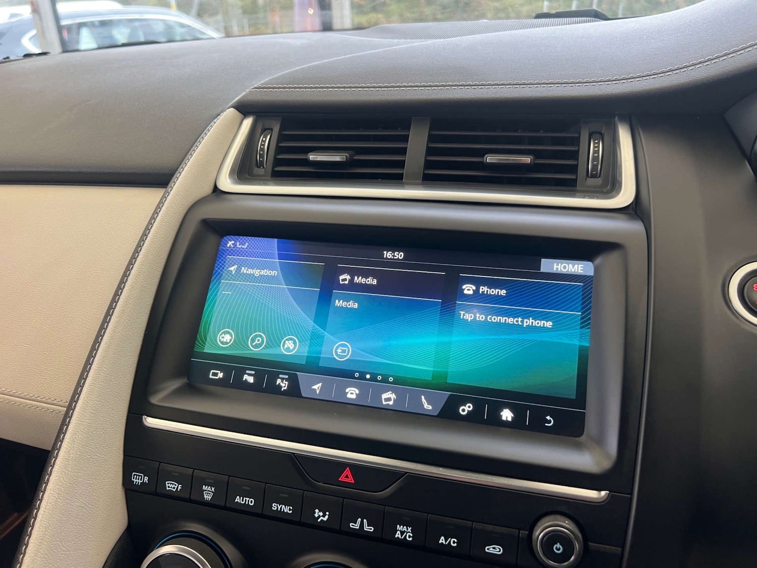 Used Jaguar E-Pace 2018 for sale - 76097136: Photo 24