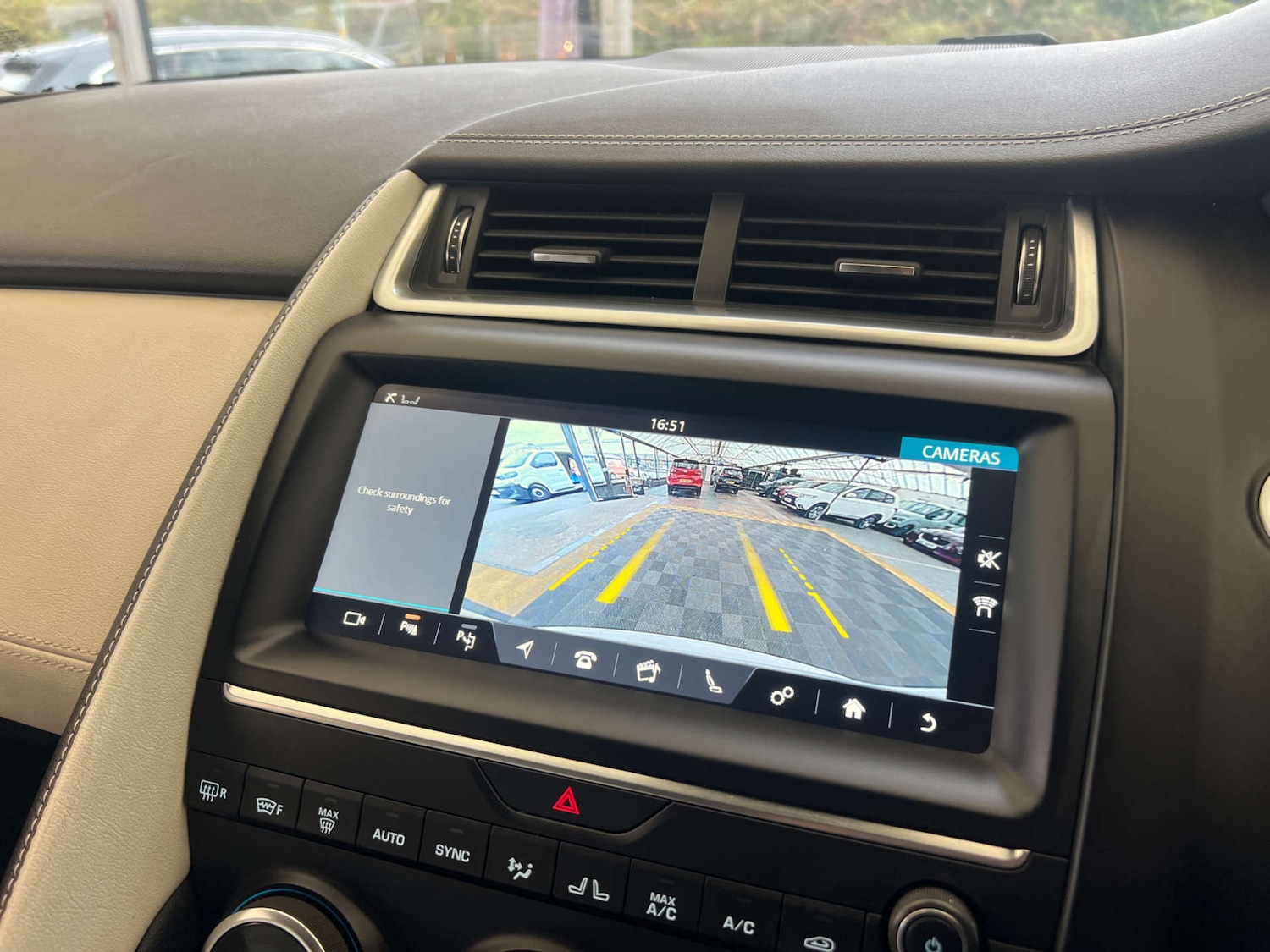Used Jaguar E-Pace 2018 for sale - 76097136: Photo 27