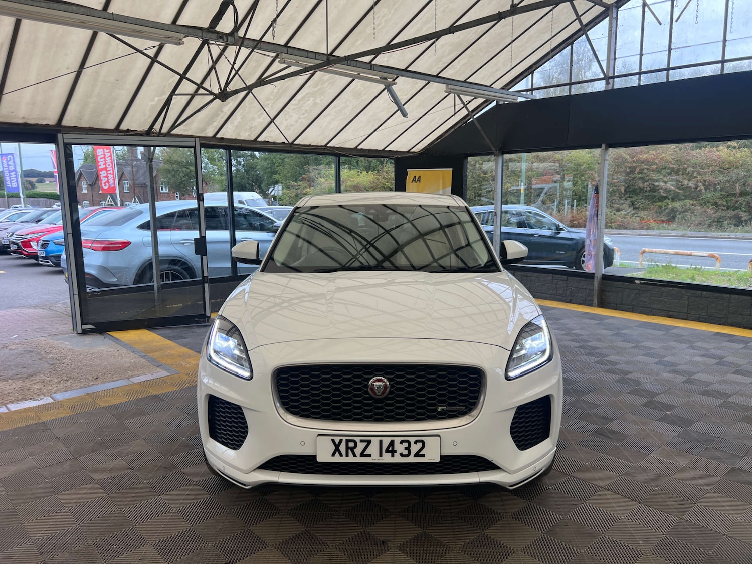 Used Jaguar E-Pace 2018 for sale - 76097136: Photo 3