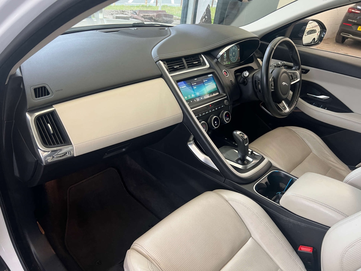 Used Jaguar E-Pace 2018 for sale - 76097136: Photo 30
