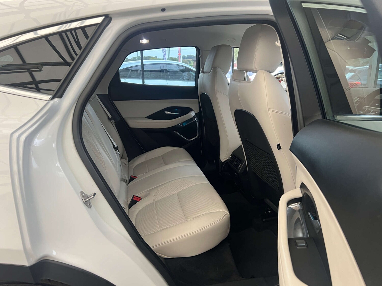 Used Jaguar E-Pace 2018 for sale - 76097136: Photo 31